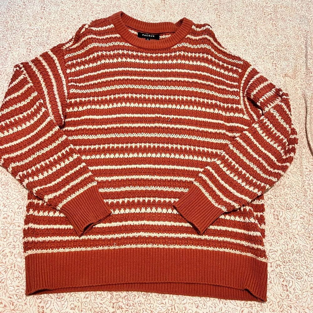 never been worn pacsun sweater